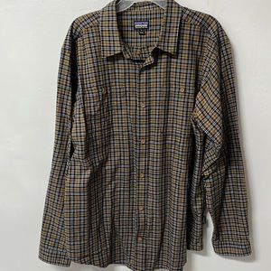 Men large Patagonia plaid shirt blue mustard LS Great shape!
